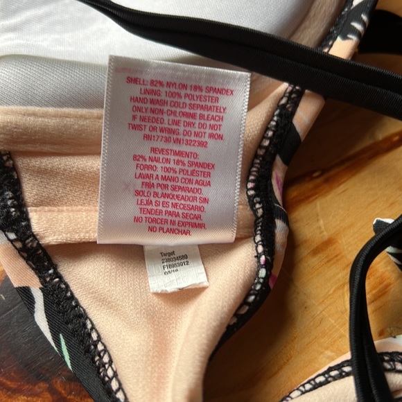 💚 3 for $15 💚 - Xhilaration Floral Swim Top Women size XS - Picture 3 of 16